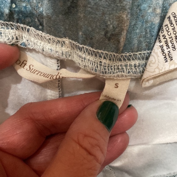 Soft Surroundings Leggings - Picture 2 of 4